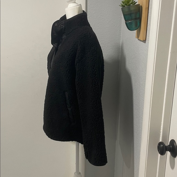 Athleta Black Cozy Sherpa Snap Front Sweatshirt Size Small - Picture 6 of 11